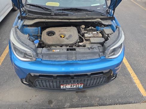 Used 2016 Kia Soul + w/ Designer's Package FWD image 17