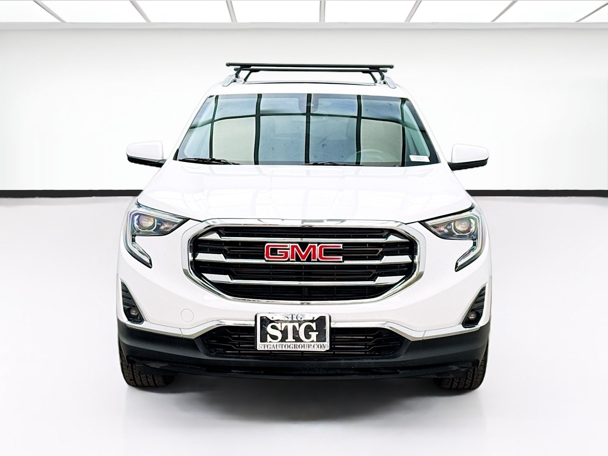 Used 2021 GMC Terrain SLT FWD image 2