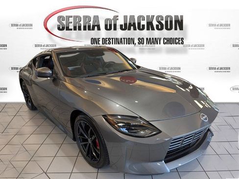 Used 2025 Nissan Z Performance w/ Floor Mat Package RWD image 3
