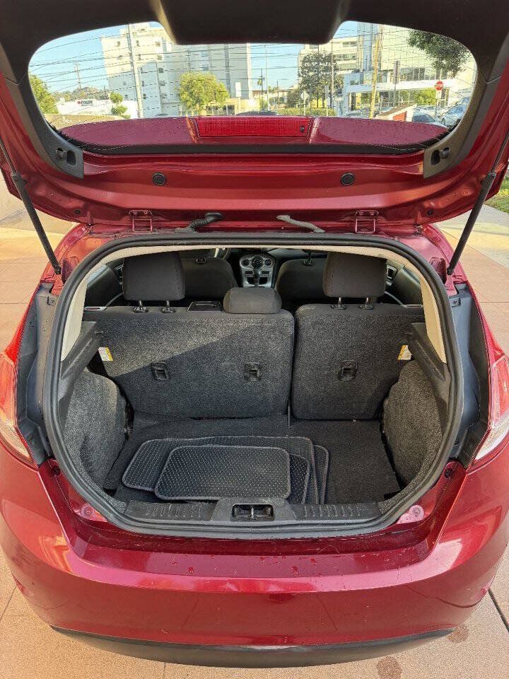 Used 2015 Ford Fiesta SE FWD image 11