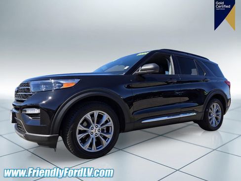 Certified 2022 Ford Explorer XLT w/ Equipment Group 202A RWD image 2