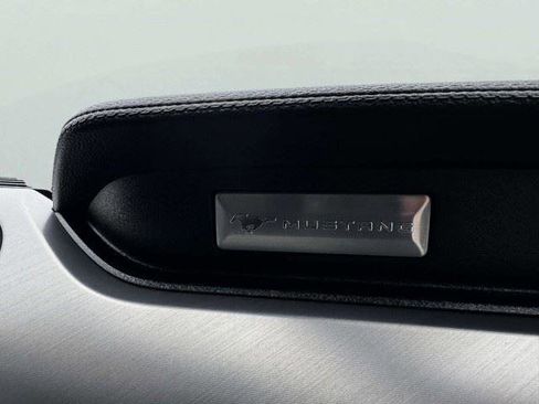 Used 2018 Ford Mustang Premium RWD image 41