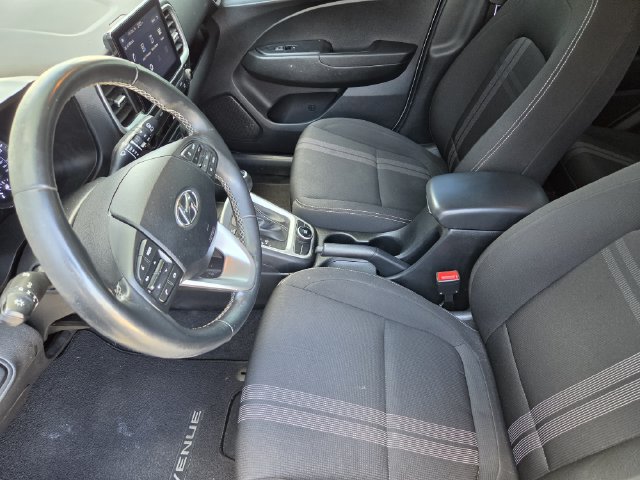 Used 2022 Hyundai Venue SEL FWD image 16