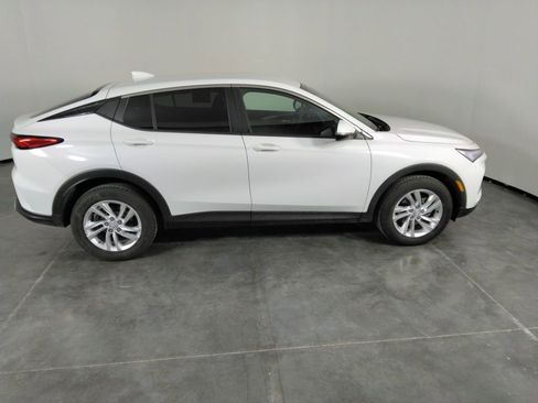 Used 2025 Buick Envista Preferred image 9