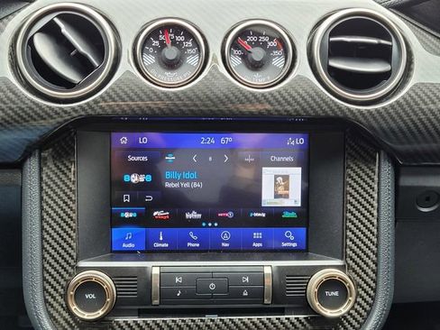Used 2021 Ford Mustang Shelby GT500 w/ Technology Package RWD image 17