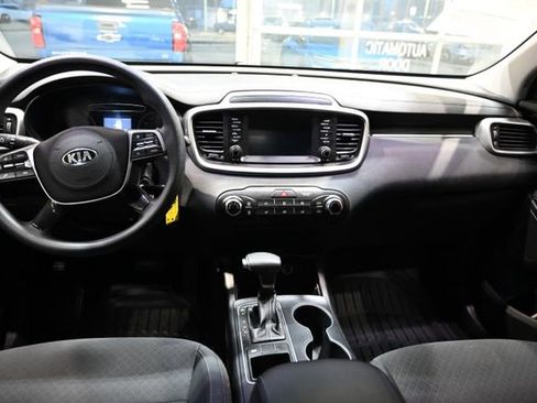 Used 2019 Kia Sorento LX image 14