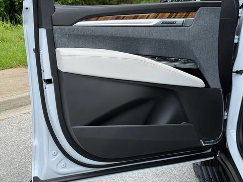 New 2026 Cadillac Escalade Platinum Sport AWD/4WD image 16