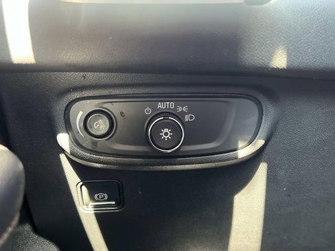 Used 2020 GMC Terrain SLE w/ Driver Convenience Package FWD image 28