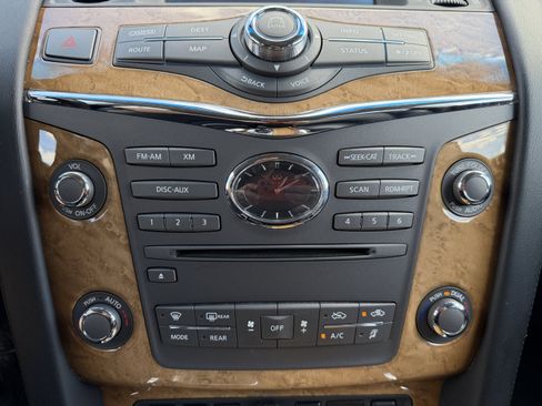 Used 2014 INFINITI QX80 4WD w/ Theater Package image 28