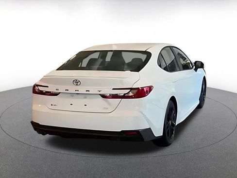 Used 2026 Toyota Camry SE FWD image 7