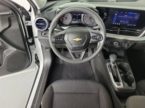 Used 2024 Chevrolet Trax LS FWD image 12