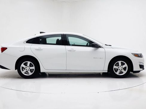 Used 2023 Chevrolet Malibu LS image 3