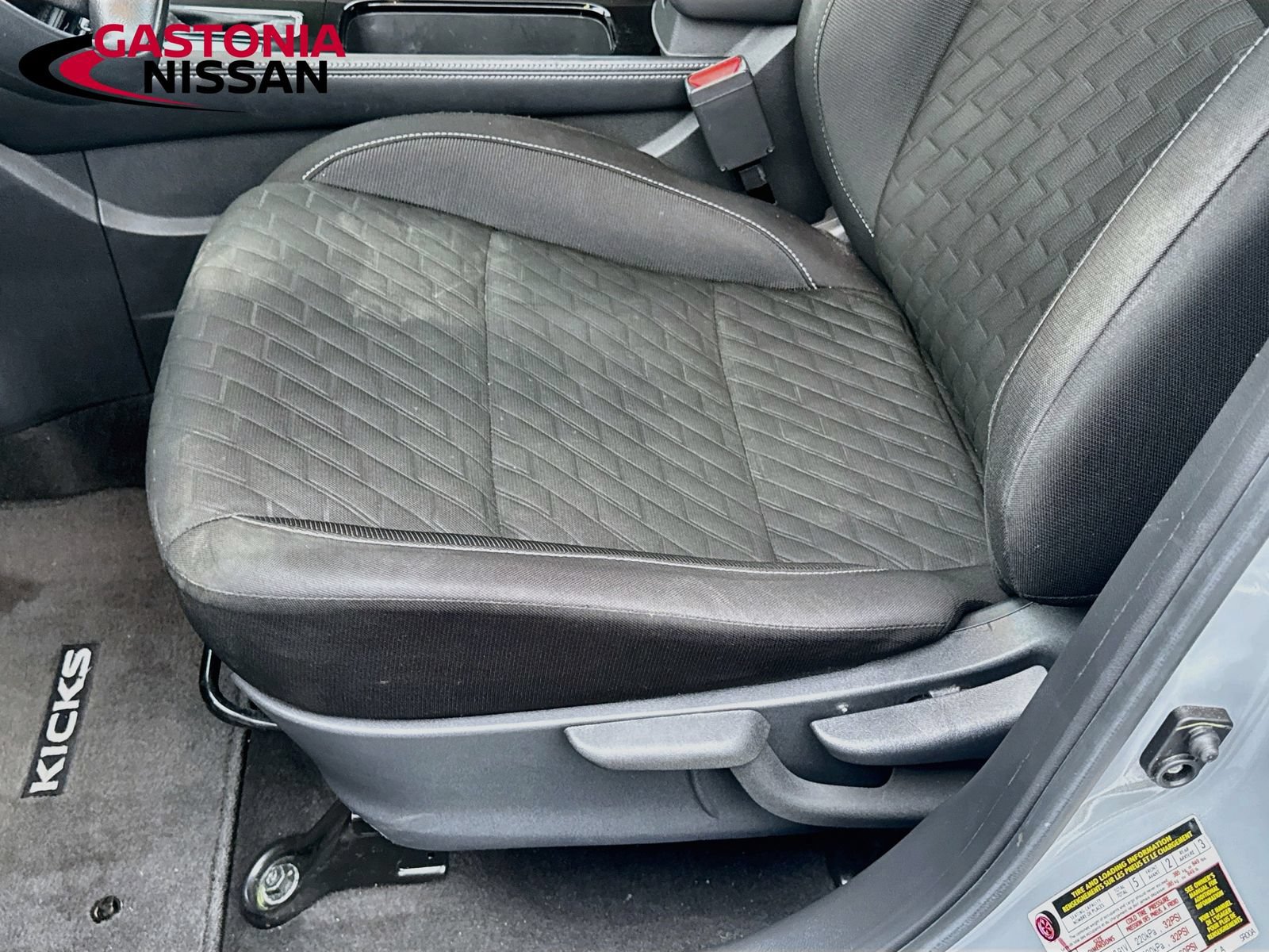 Used 2022 Nissan Kicks SV w/ Interior Electronics Package FWD image 23