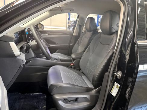 Certified 2026 Volkswagen Tiguan SE AWD/4WD image 24