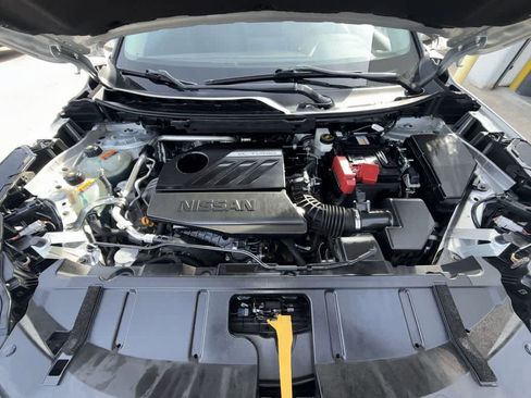 Used 2023 Nissan Rogue SV image 10