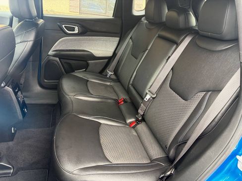 Used 2024 Jeep Compass Latitude AWD/4WD image 11