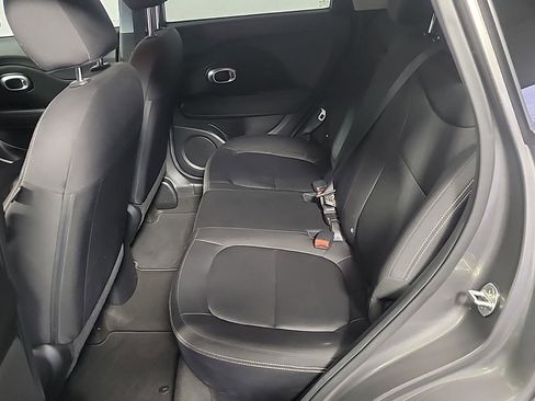 Used 2016 Kia Soul image 17