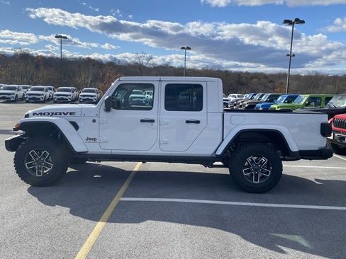 New 2026 Jeep Gladiator Mojave image 4