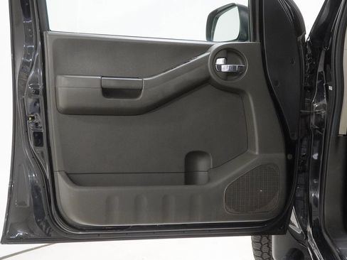 Used 2012 Nissan Xterra PRO-4X w/ Pro-4x Leather Pkg AWD/4WD image 19