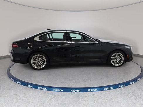 Certified 2024 BMW 530i xDrive w/ Convenience Package AWD/4WD image 4