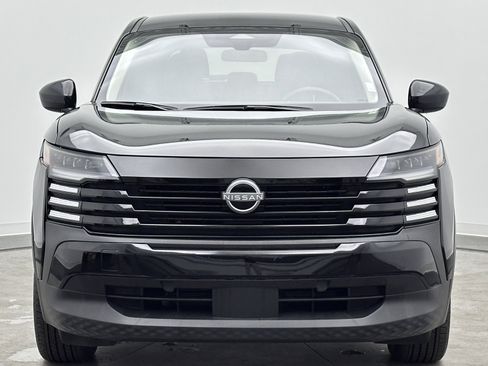 Used 2025 Nissan Kicks SV w/ Charging Package FWD image 2
