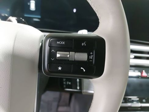 Certified 2025 Hyundai Santa Fe SEL image 19