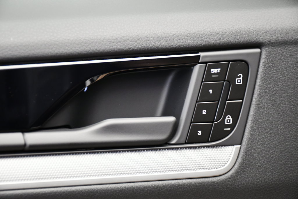 Certified 2026 Porsche Cayenne Coupe AWD/4WD image 39