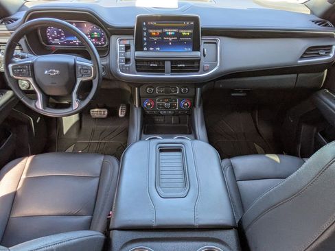 Used 2023 Chevrolet Suburban Z71 image 17