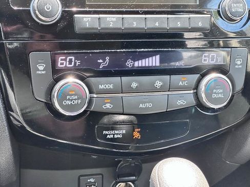 Used 2015 Nissan Rogue SV FWD image 21
