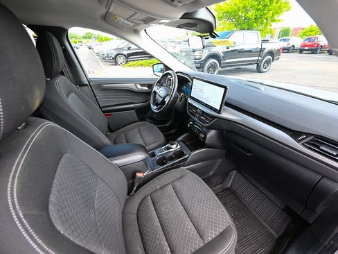 Used 2023 Ford Escape Active w/ Tech Pack #2 AWD/4WD image 24