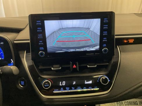 Used 2022 Toyota Corolla XSE FWD image 22