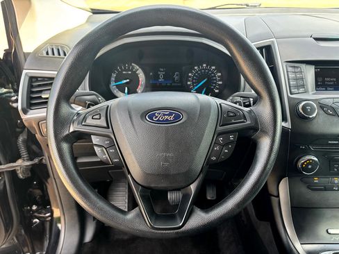 Used 2017 Ford Edge SE image 15