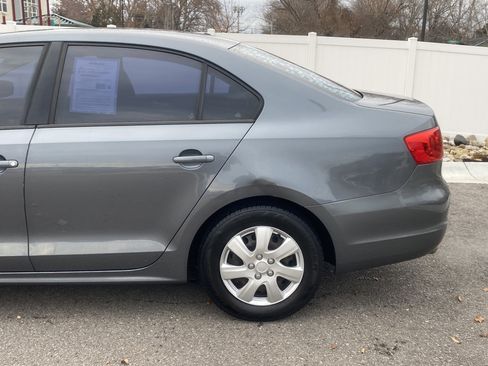 Used 2014 Volkswagen Jetta S image 4