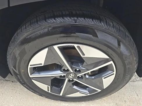 Used 2025 Hyundai Tucson SEL FWD image 13