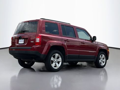 Used 2012 Jeep Patriot Latitude FWD image 2