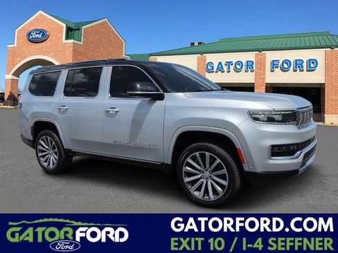 Used 2023 Jeep Grand Wagoneer Series II w/ Flexible Seating Group AWD/4WD image 1