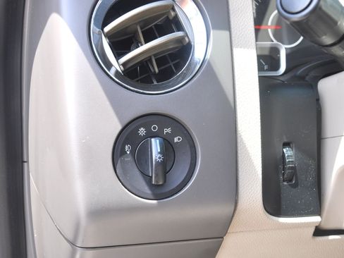 Used 2008 Ford Expedition XLT image 26