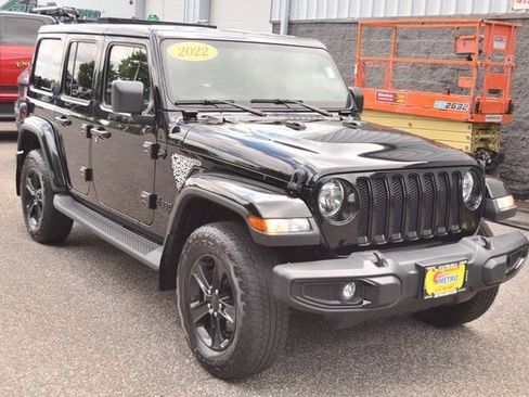 Used 2022 Jeep Wrangler Unlimited Sahara AWD/4WD image 2