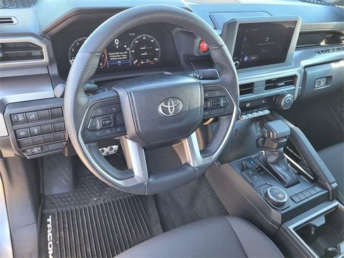 Used 2024 Toyota Tacoma TRD Sport image 9