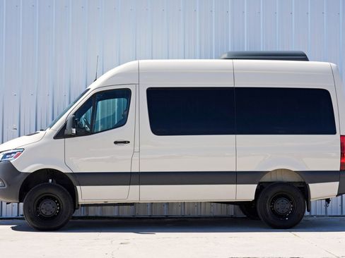 Used 2023 Mercedes-Benz Sprinter 2500 image 9