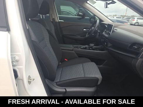 Used 2023 Nissan Rogue SV image 12