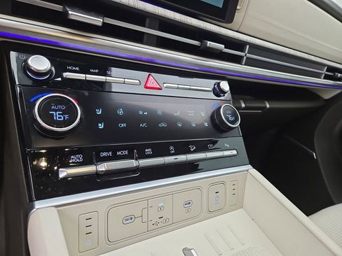 Certified 2025 Hyundai Santa Fe Calligraphy image 13