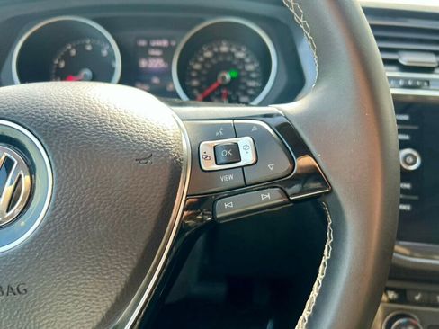 Used 2021 Volkswagen Tiguan SE image 20