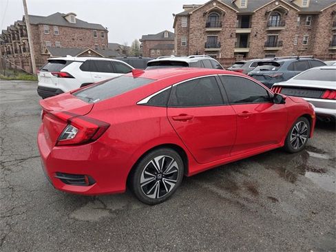 Used 2017 Honda Civic EX-T image 4