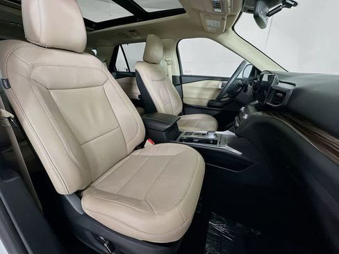 Certified 2020 Ford Explorer Limited w/ Class III Trailer Tow Package image 15