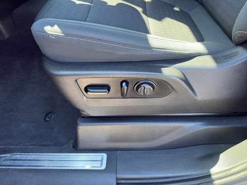 Certified 2021 Chevrolet Silverado 1500 LT AWD/4WD image 16