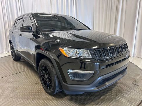 Used 2018 Jeep Compass Sport w/ Cold Weather Group FWD image 23