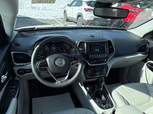 Used 2021 Jeep Cherokee Latitude Lux w/ Comfort/Convenience Group AWD/4WD image 11