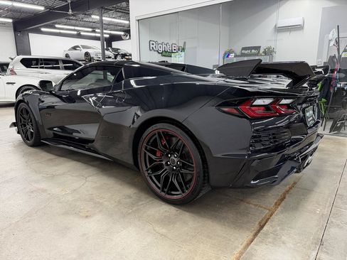 Used 2023 Chevrolet Corvette Z06 RWD image 6