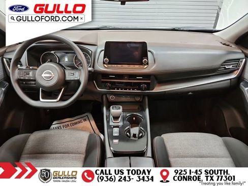 Used 2023 Nissan Rogue SV image 11